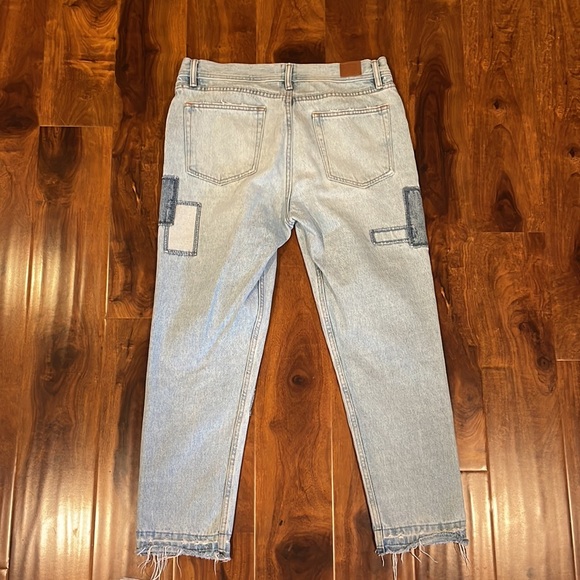 Light wash Urban Outfitter Jeans - with patchwork - Picture 4 of 4